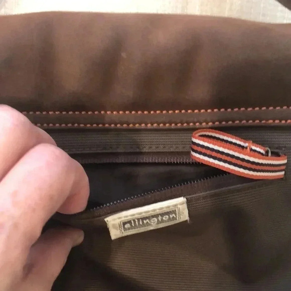 Ellington mini shoulder bag. - Picture 6 of 10